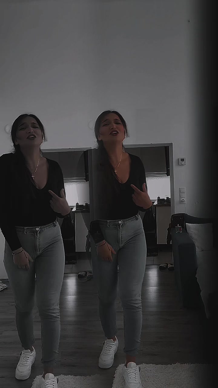 @Sara🇷🇴&🇩🇪
