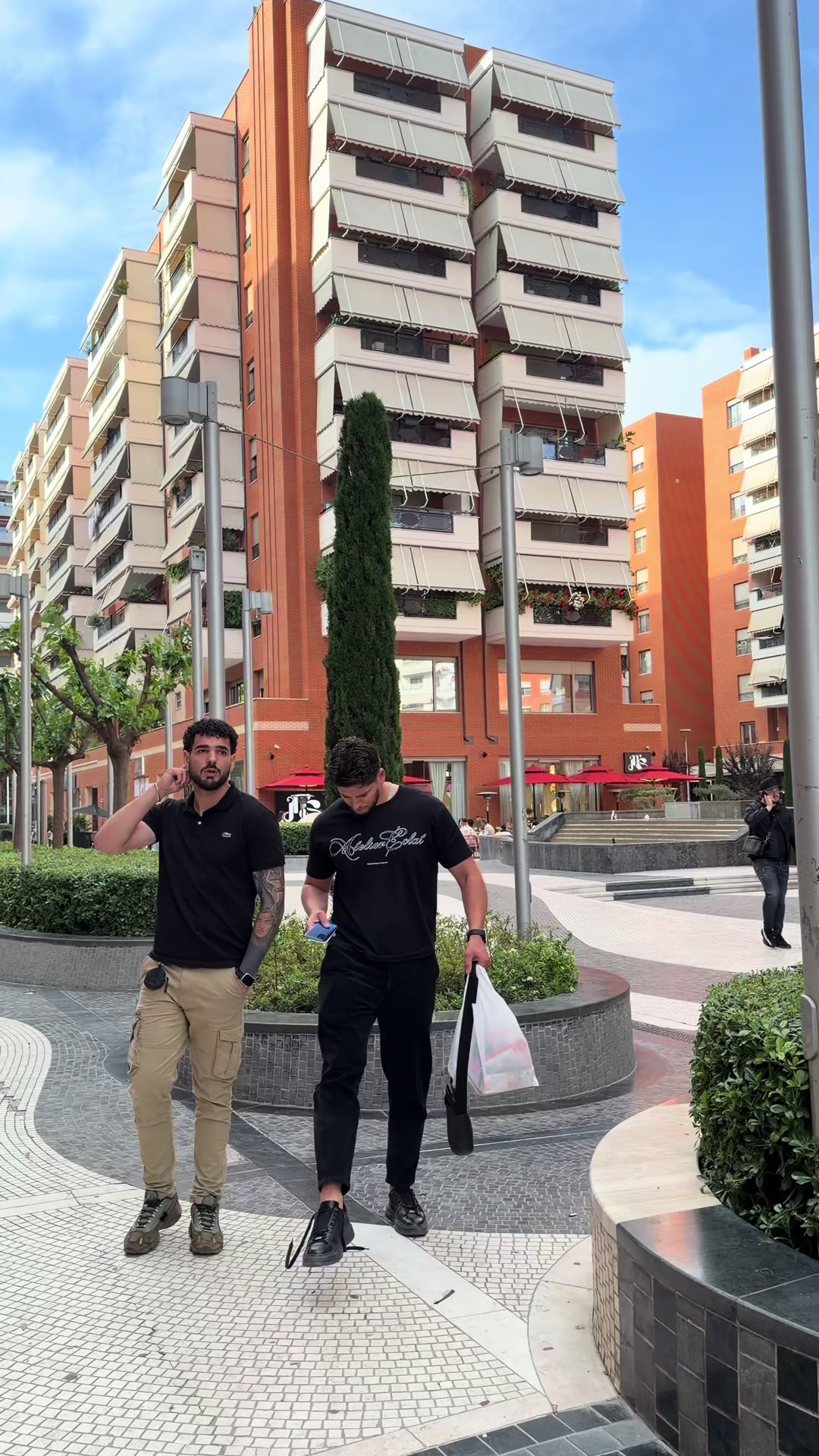 @Arnold Damazeti-(fratelo)✅