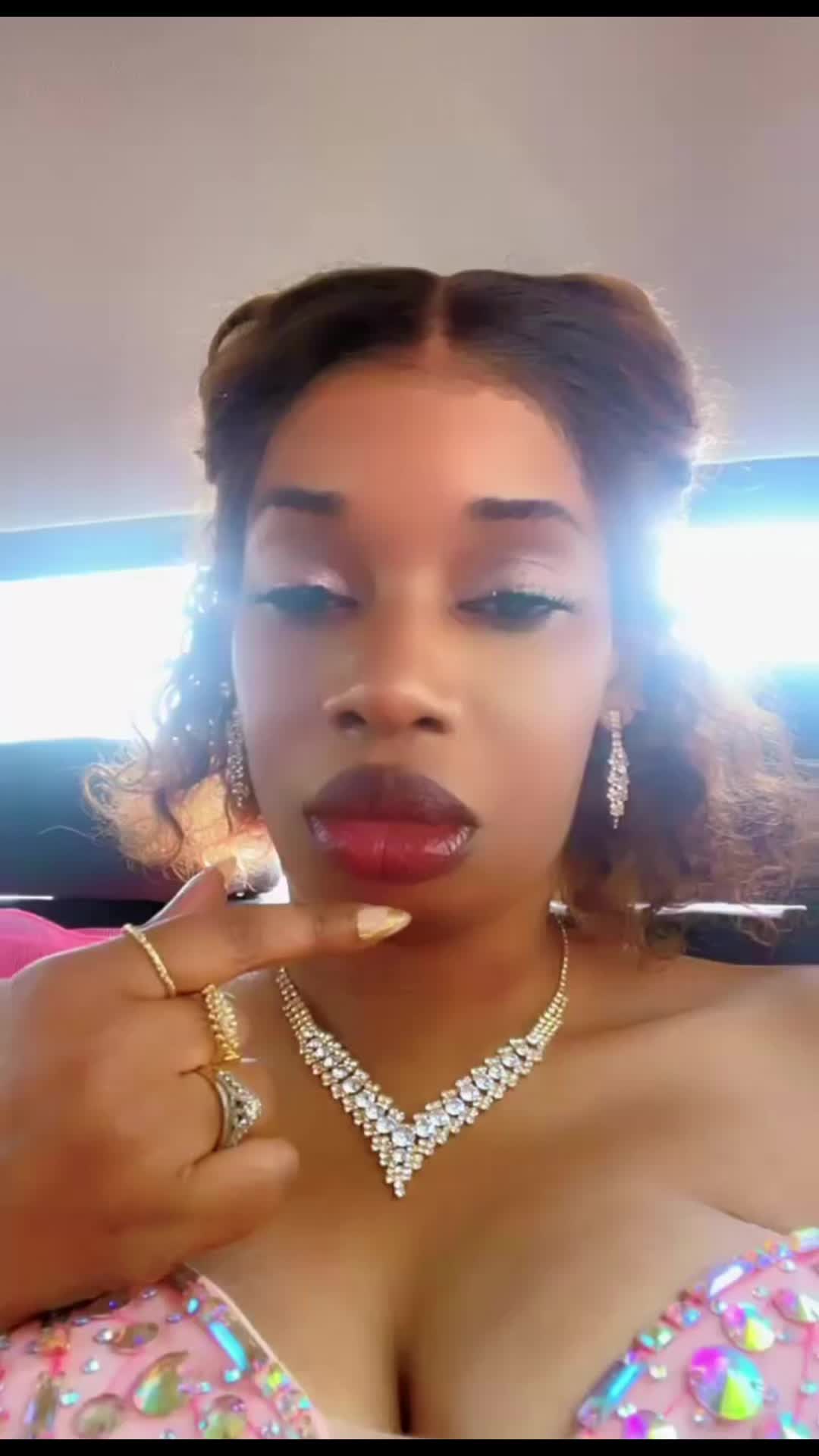 @Miss_Unique