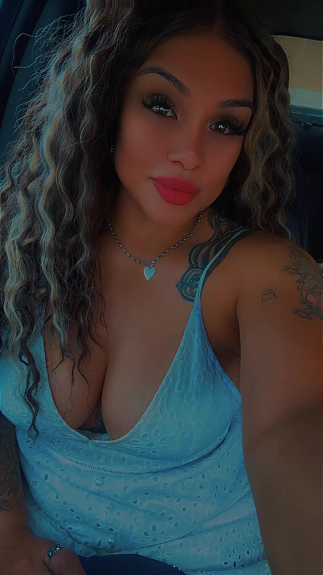 @Thick thighs and brown eyes๐