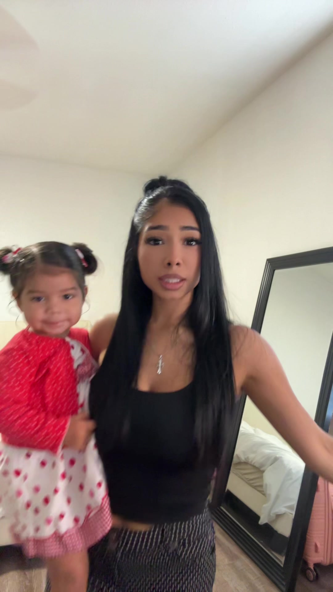 @𝒱