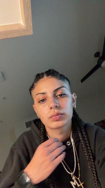 @Dolllamo
