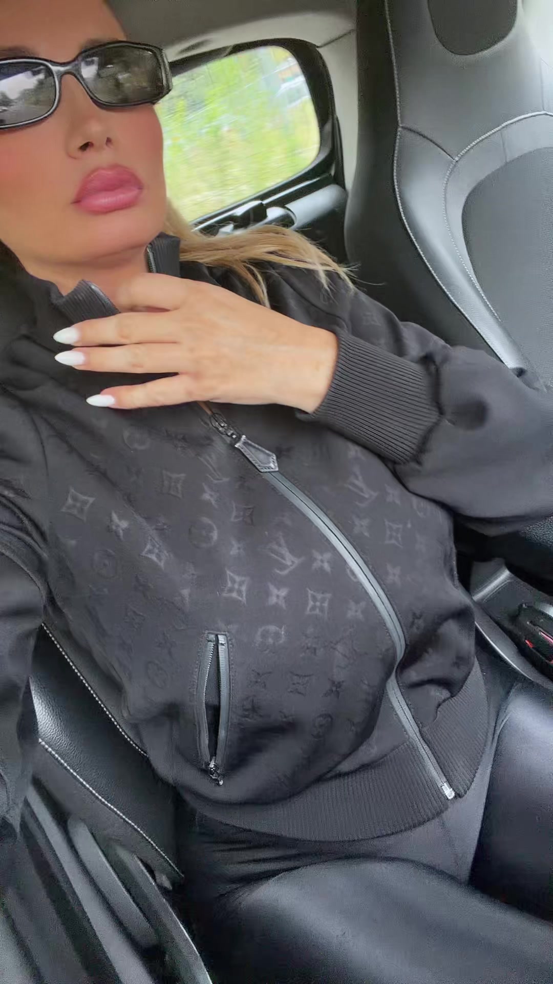 @Melania