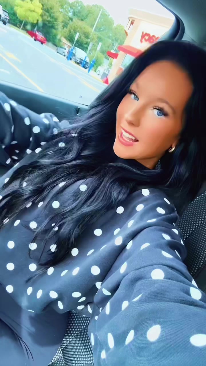 @𝐂𝐡𝐥𝐨💋