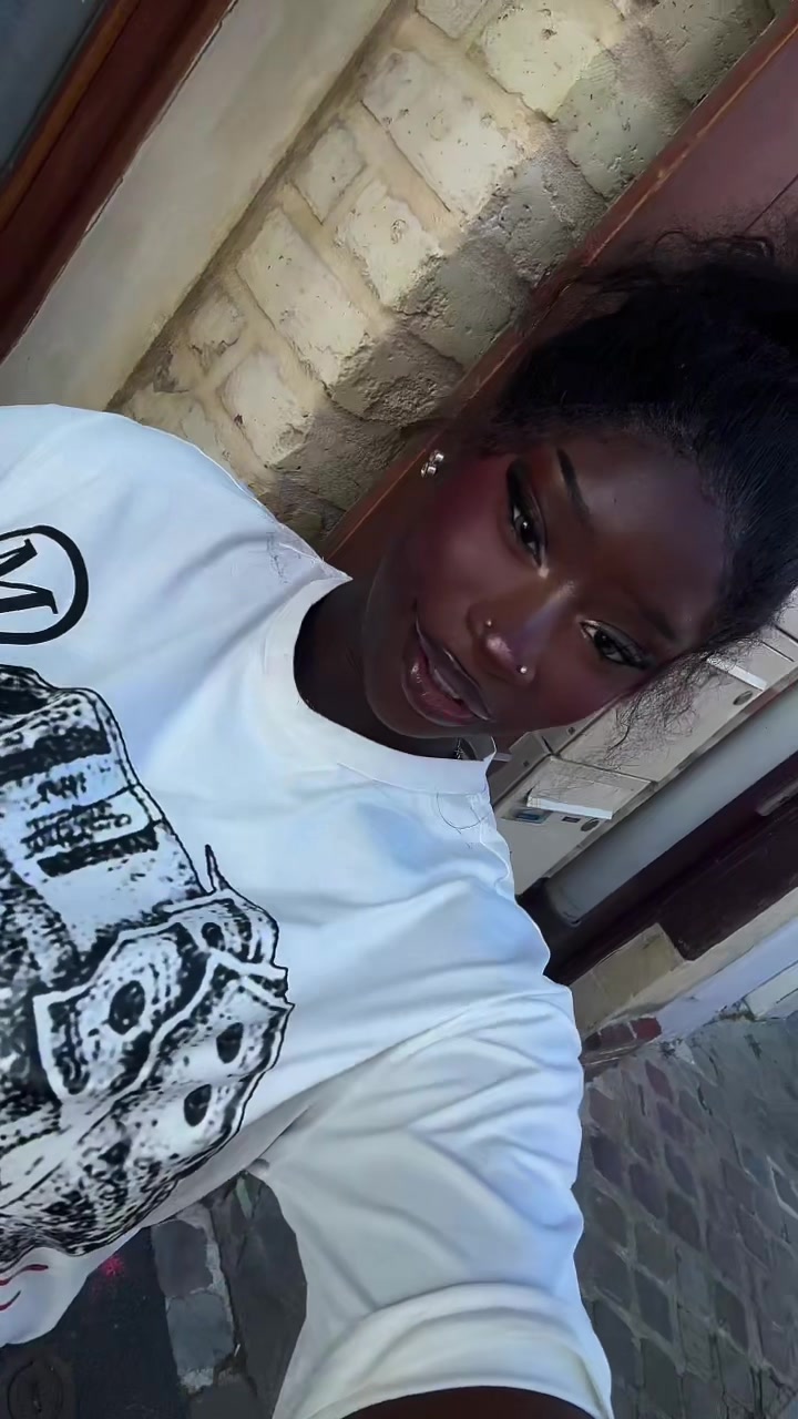 @𝑑𝑎𝑟𝑧 🇸🇳