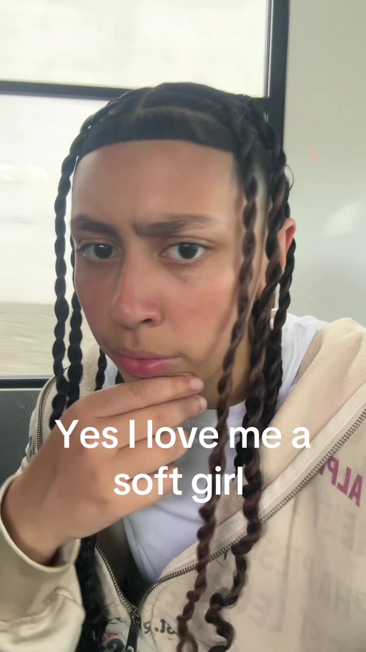 @Alana👩❤️💋👩