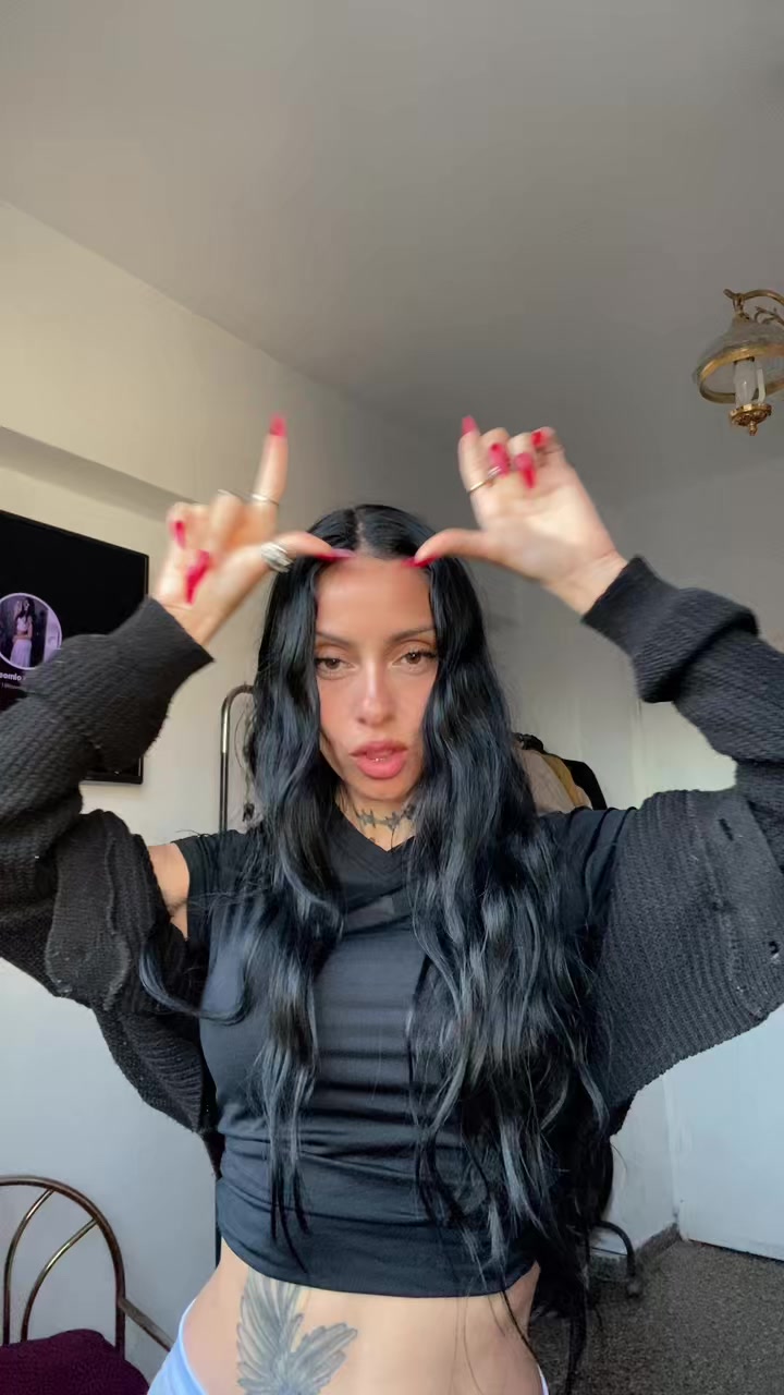@vaneswaggy