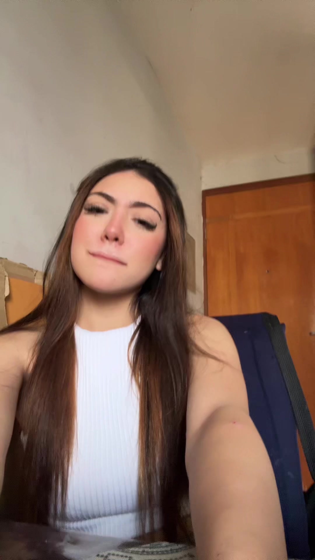 @Ladonii