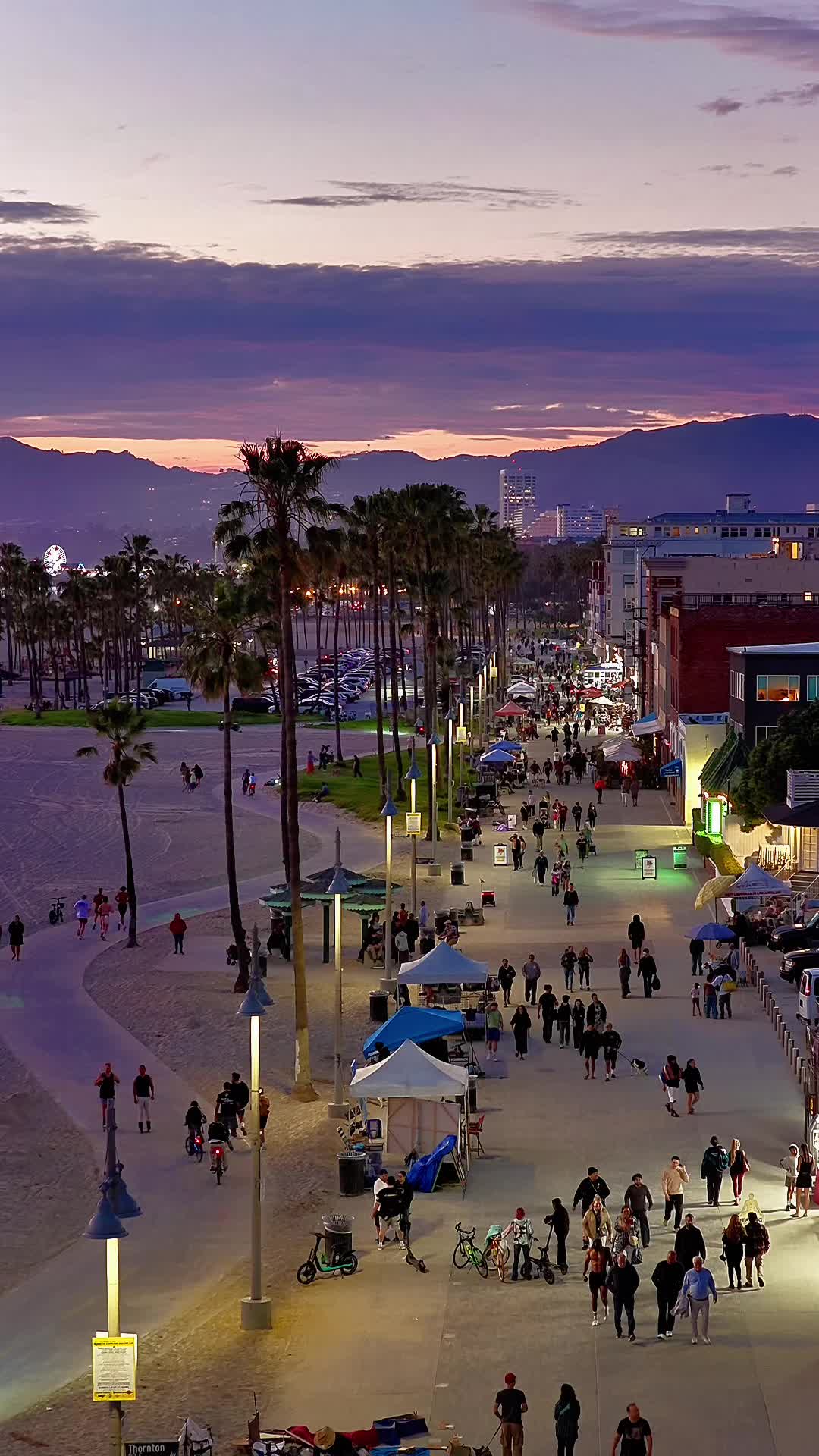 @Venice Beach Boardwalk