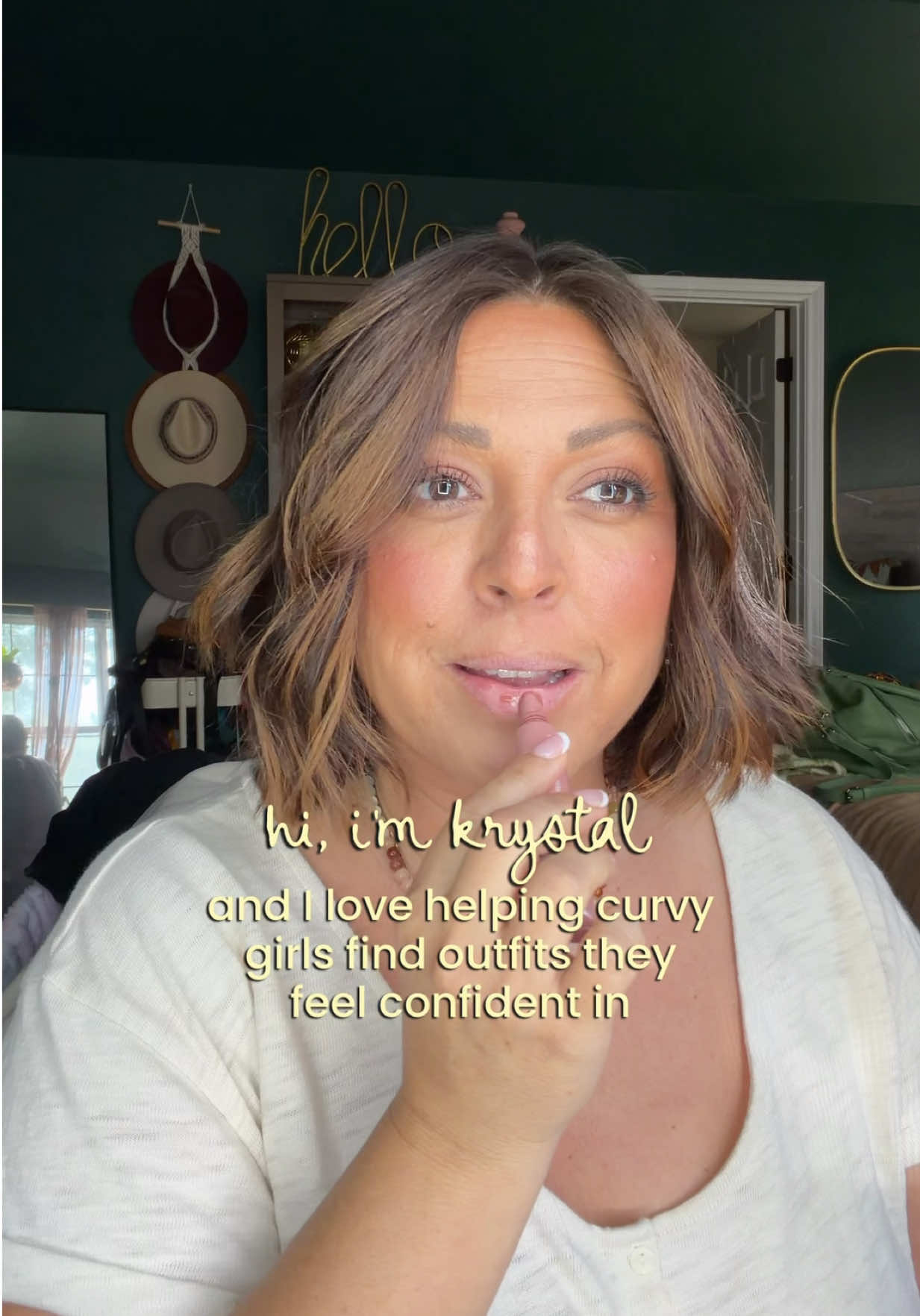 @krystal | curvy confidence