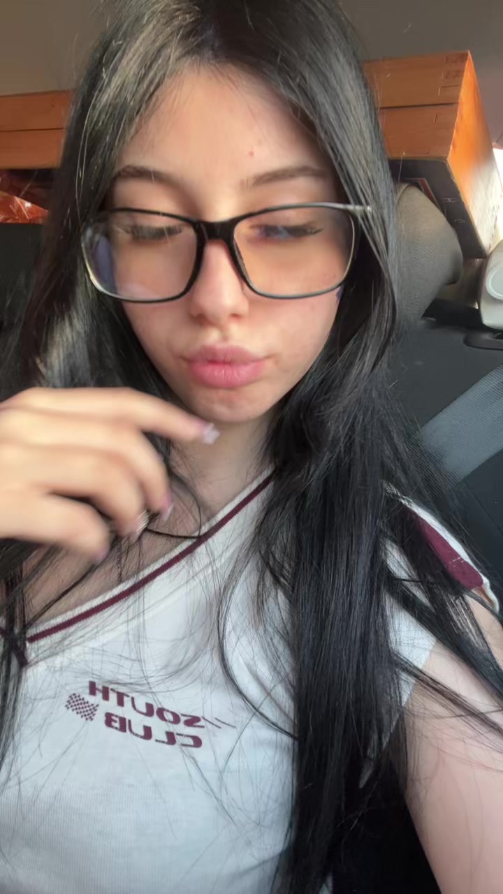 @🫦