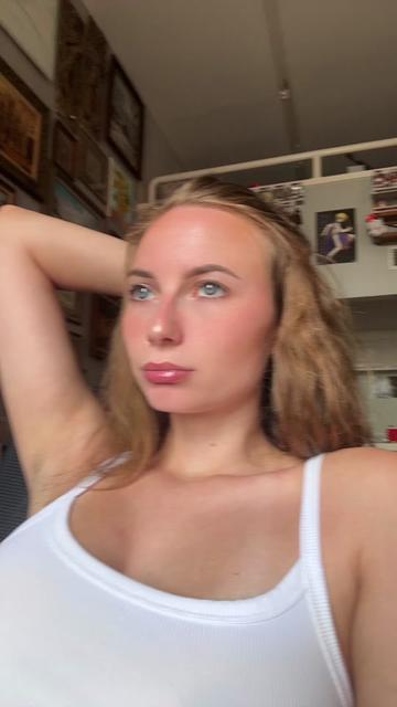 @redhotambz