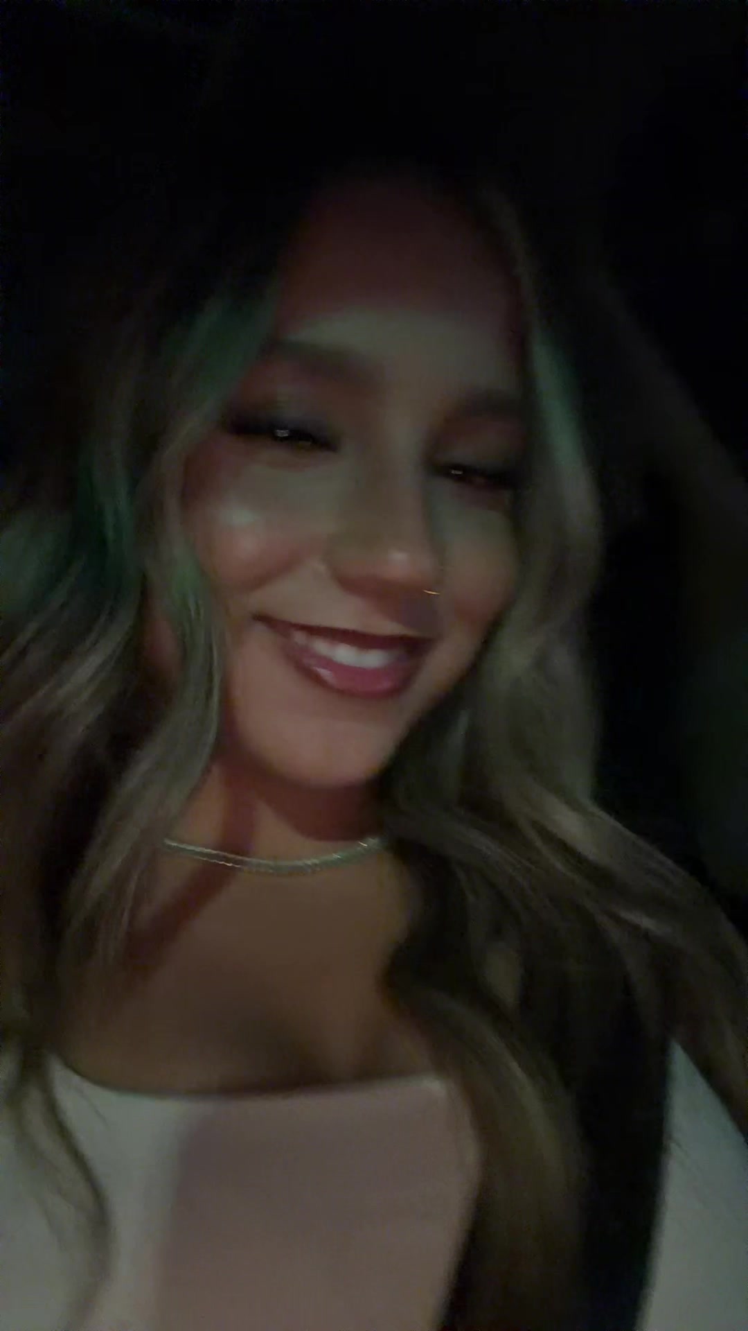 @bella