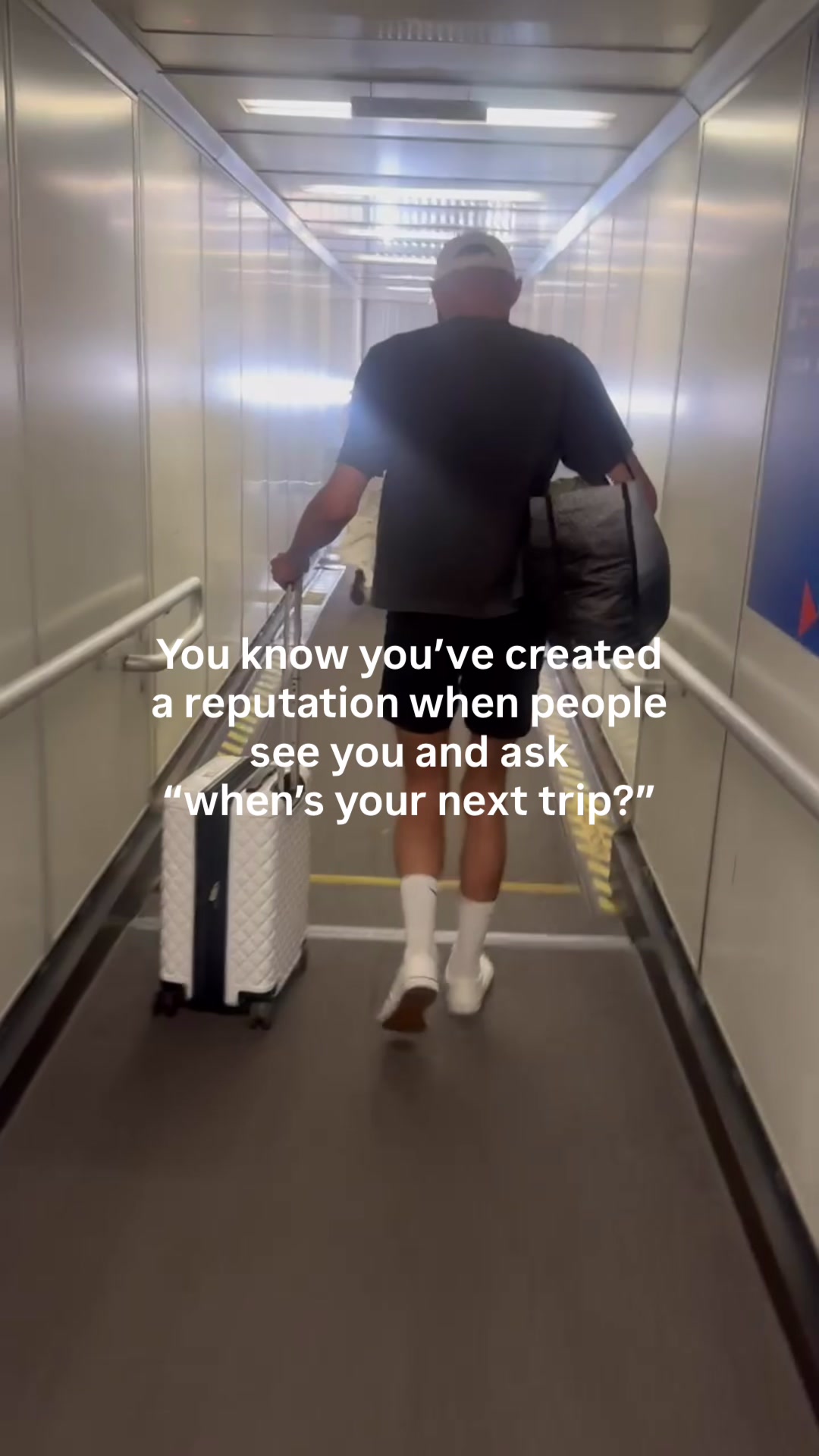@Your traveling friend ✈️