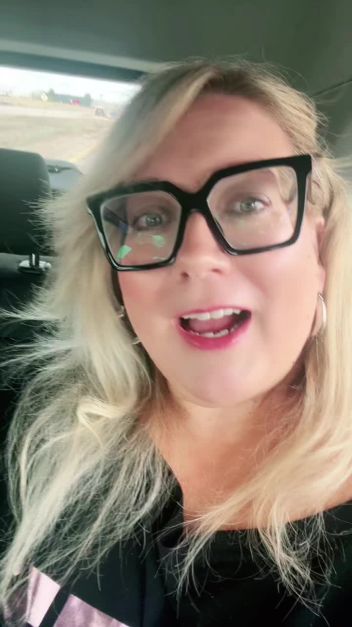 @JustLaura