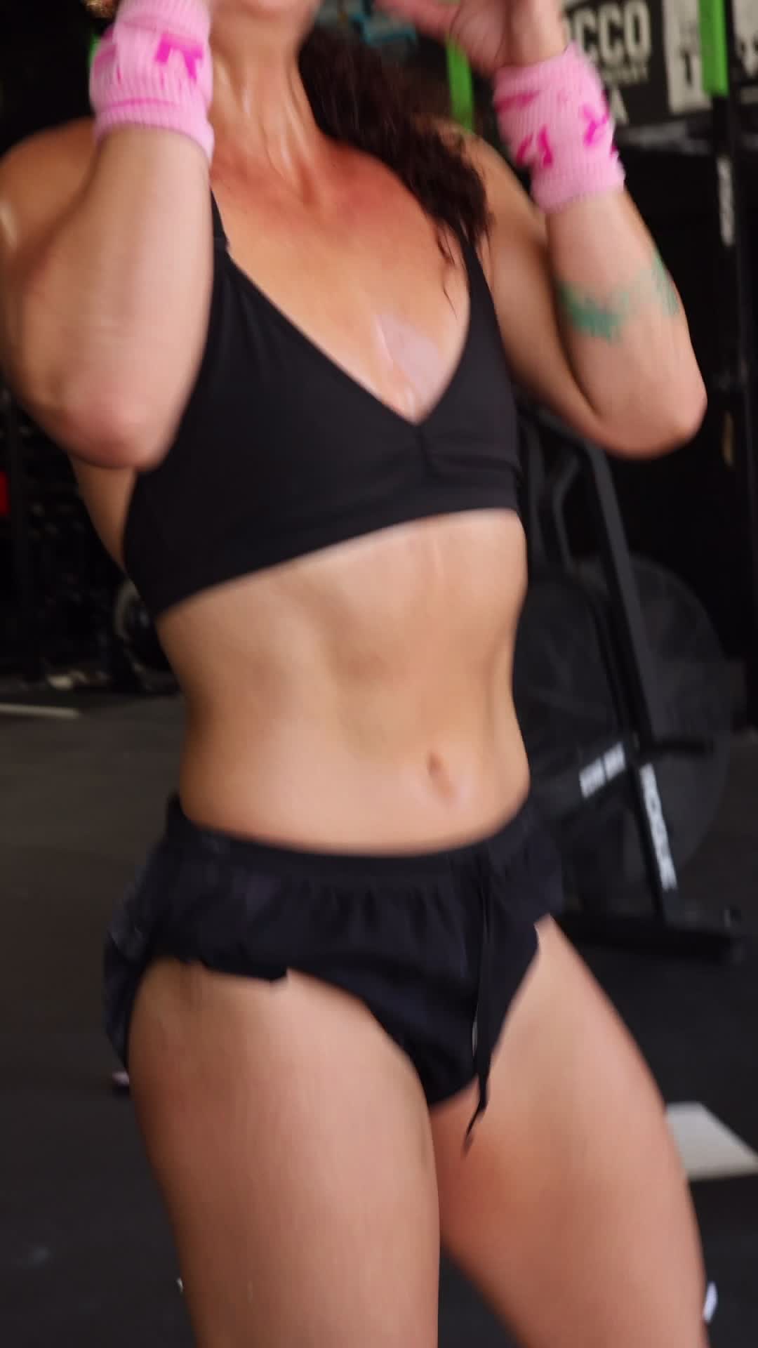 @Kayteejones_