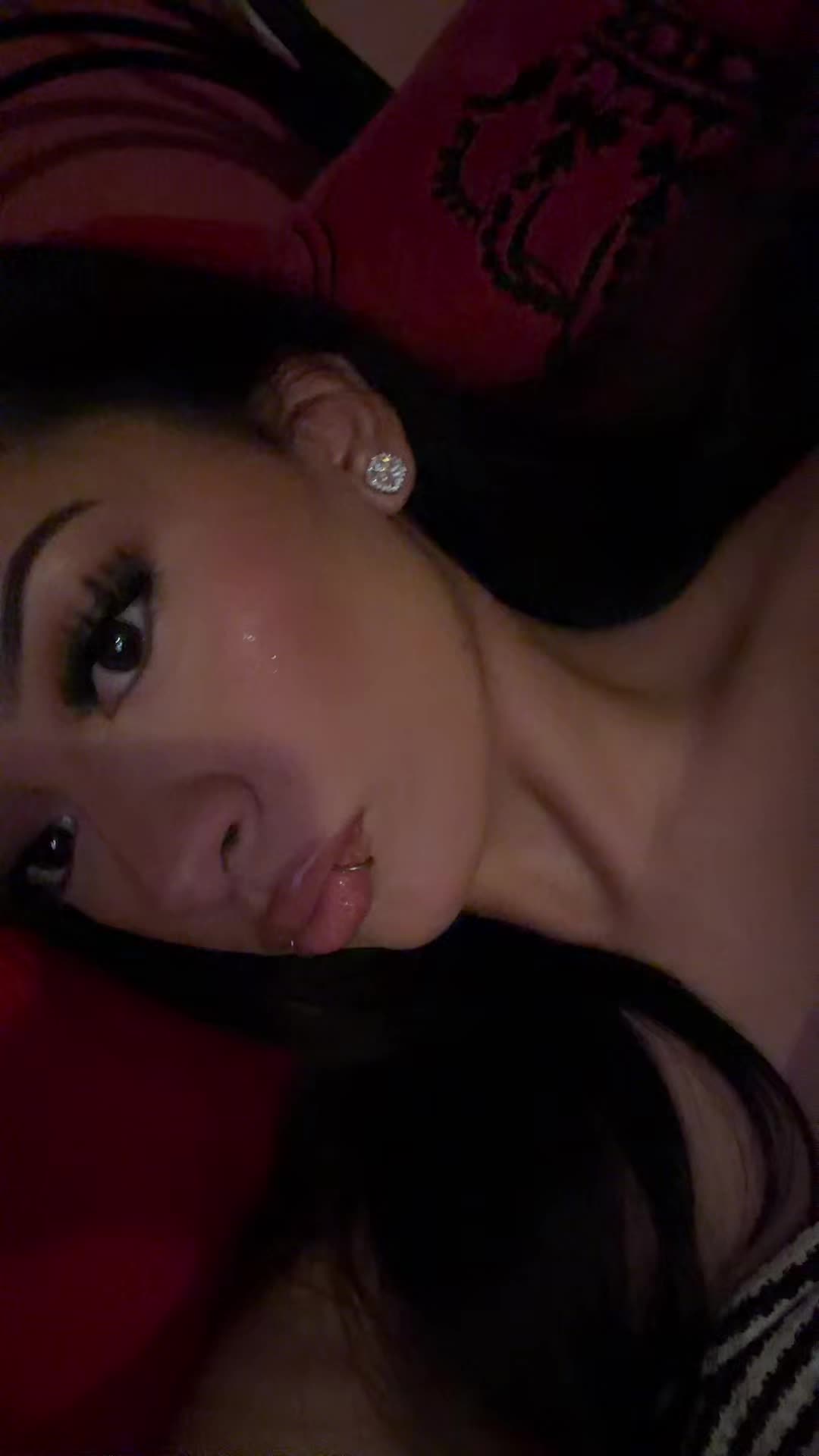 @yani ᥫ᭡