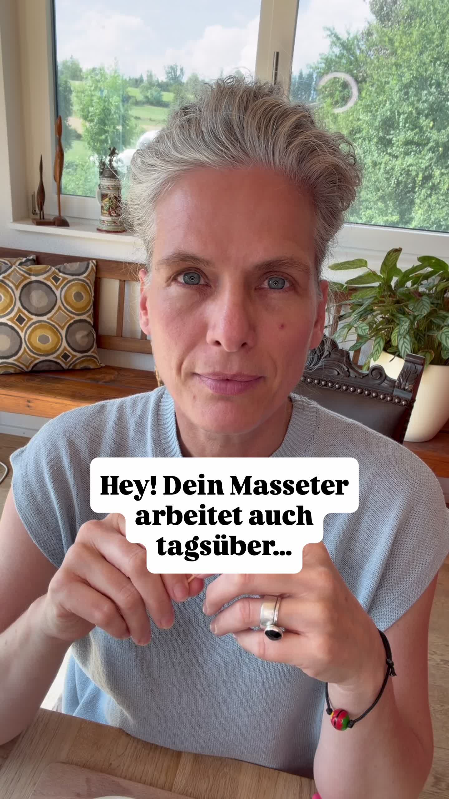 @ninaschennach_faceyoga