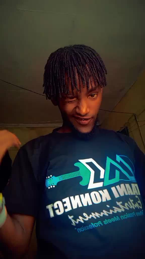 @SIZZAH MIKE🕷️