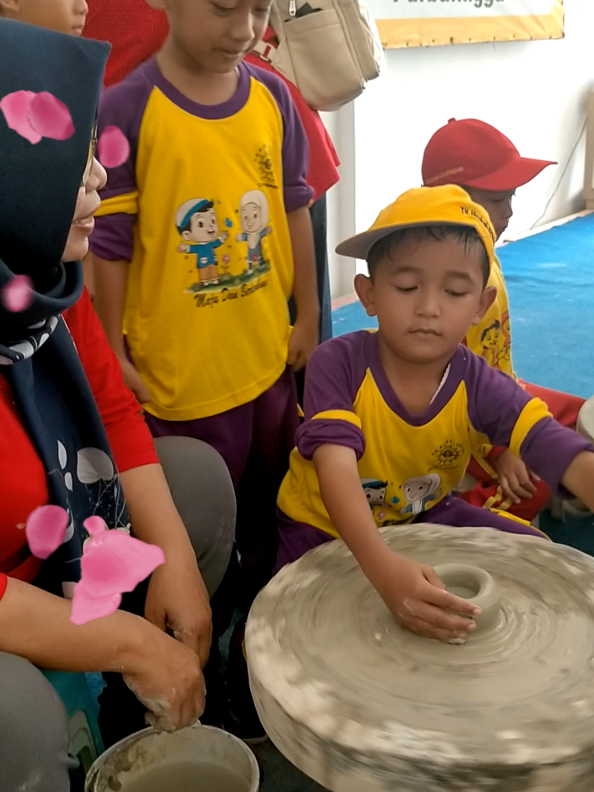 @KERAMIK USAHA KARYA