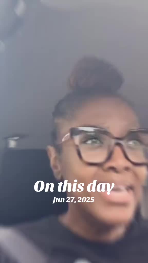@Debz🇻🇮🇻🇬