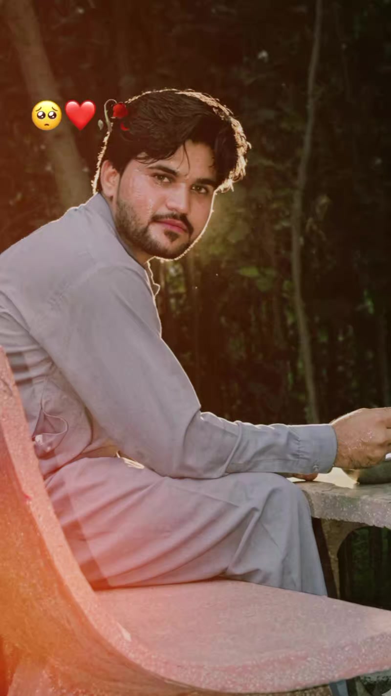 @👑شاہی لڑکا🤴
