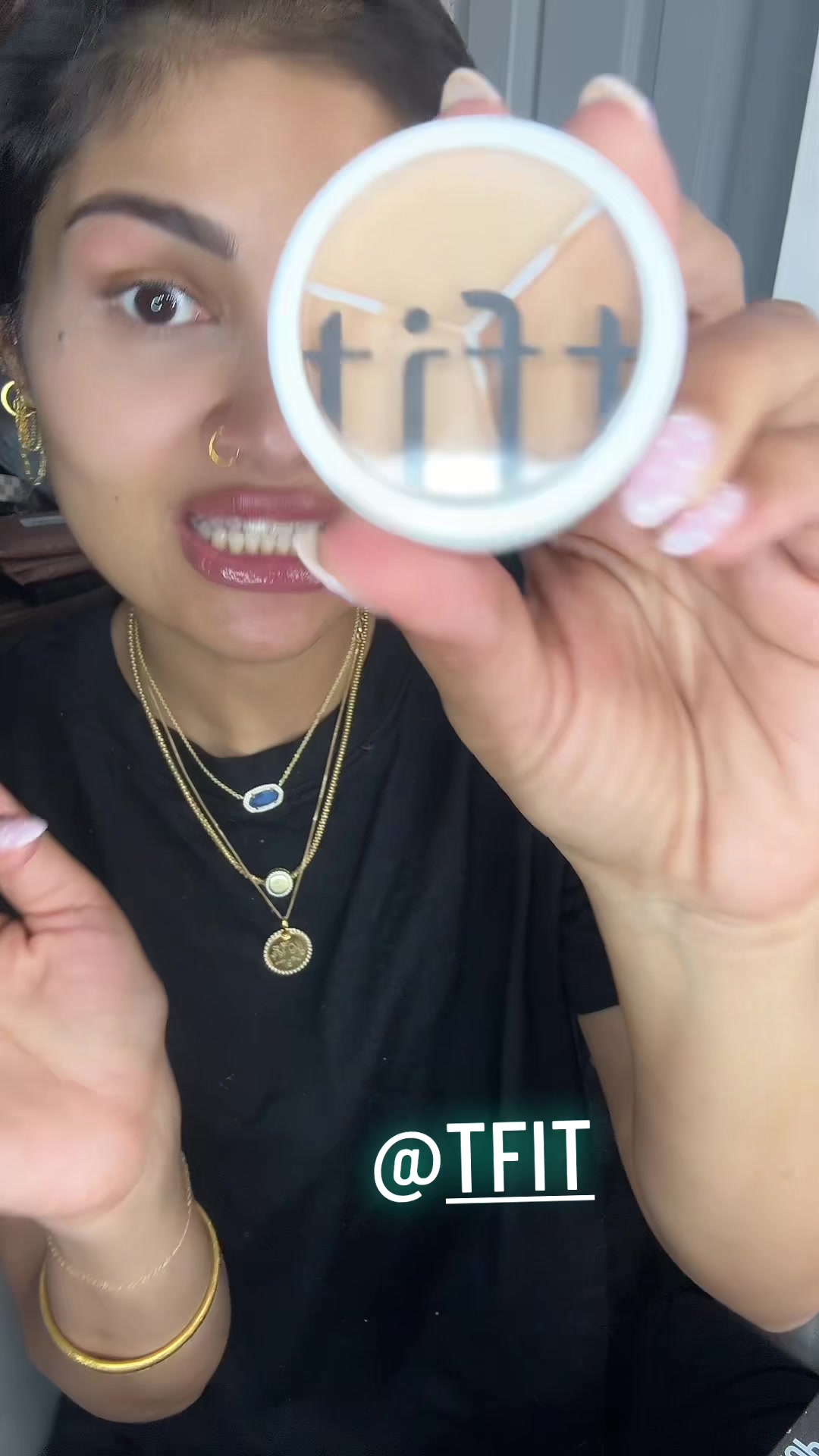 @MakeupLaveena