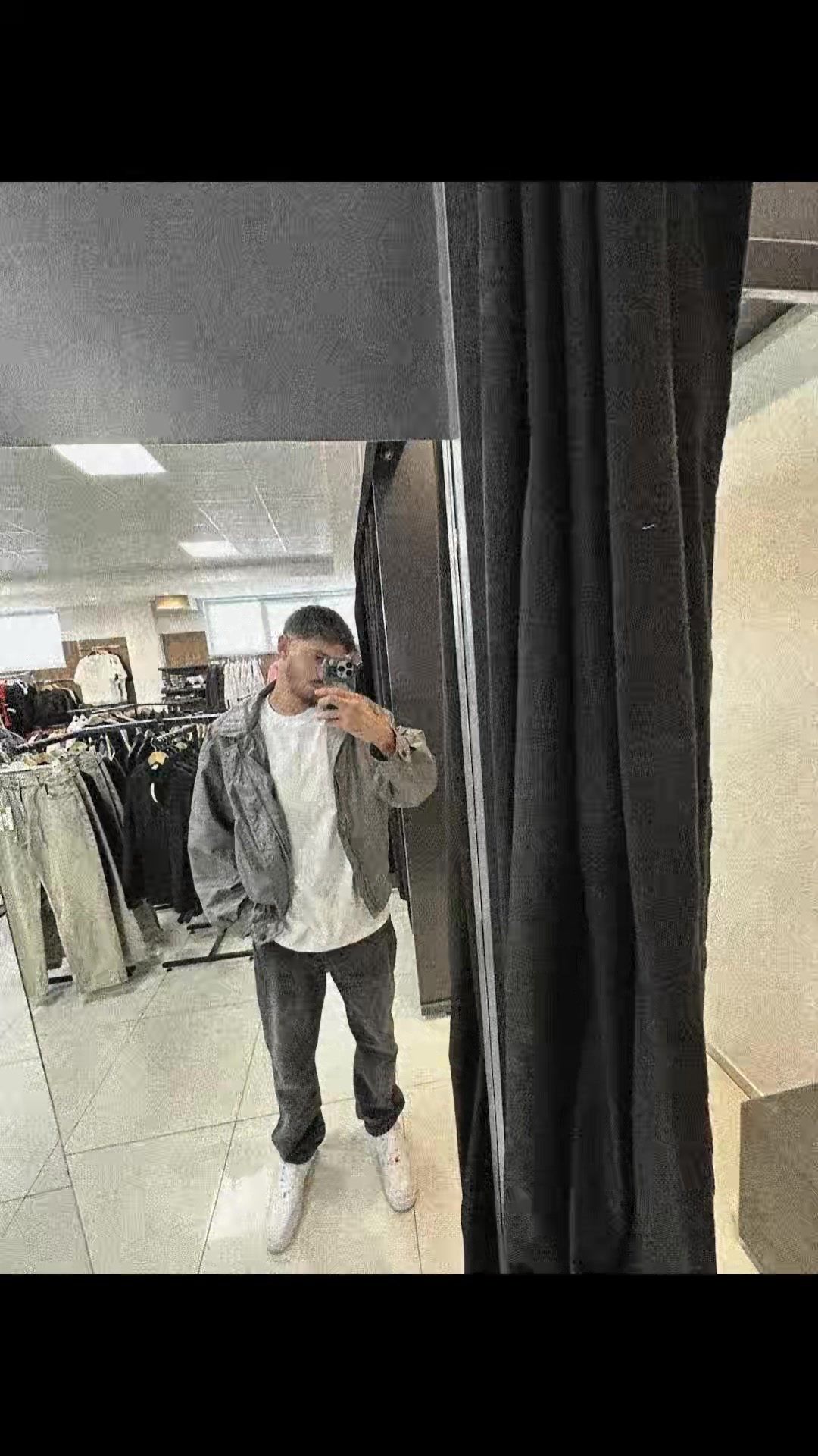 @888