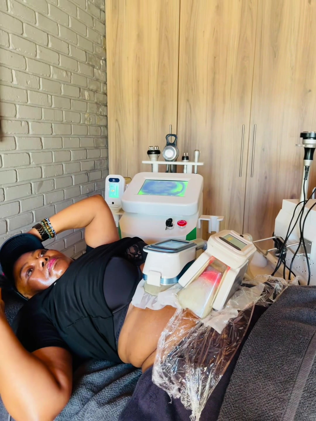 @zazalaserclinic