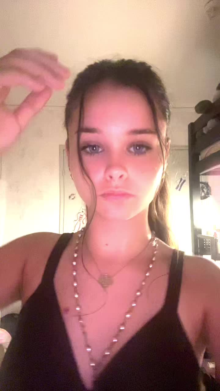 @🍒 𝒸𝑒𝓇𝒾𝓈𝑒 🍒