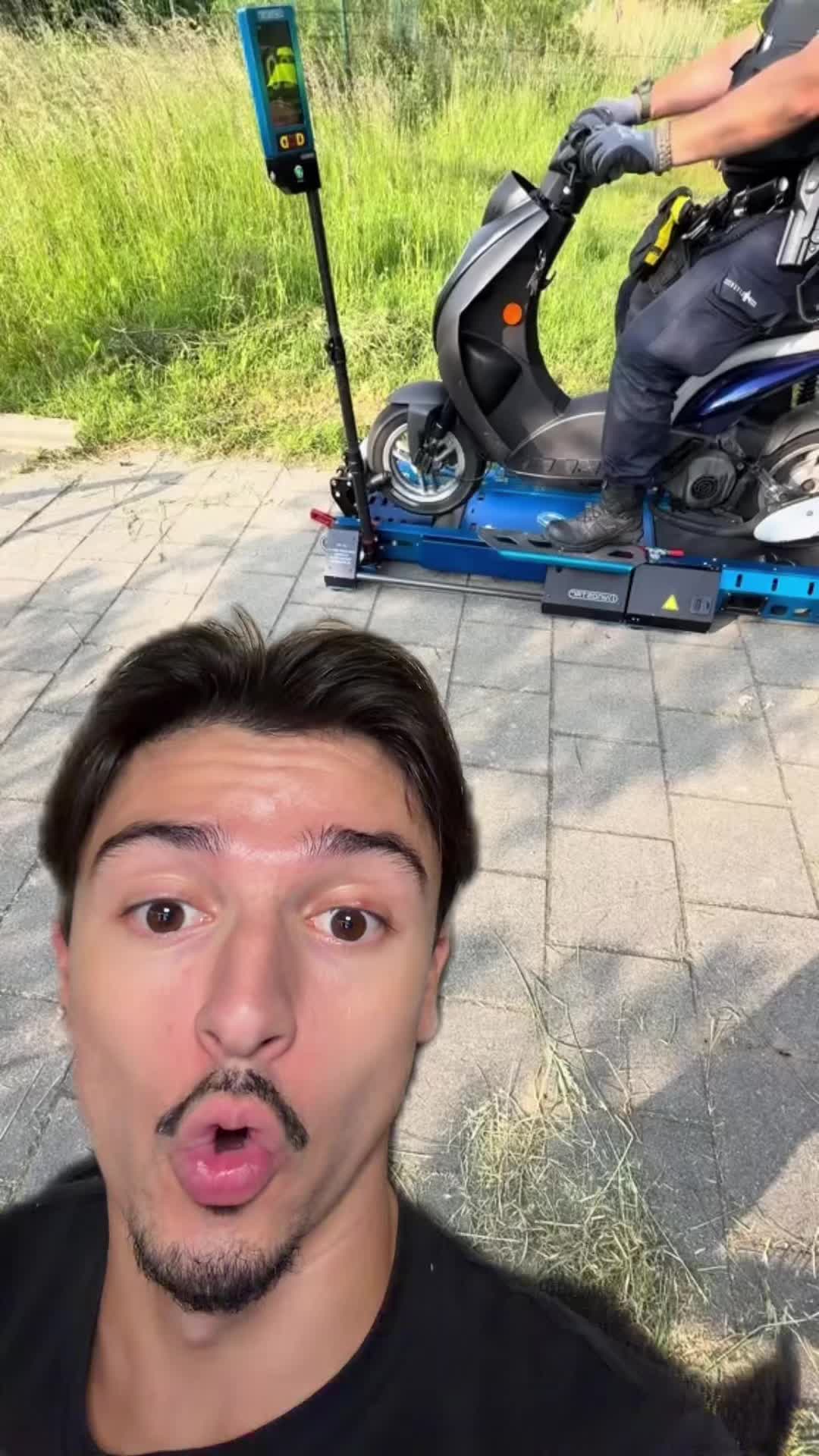 @AKIRO