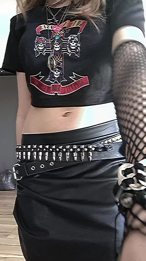 @𝔯𝔬𝔠𝔨 𝔤𝔦𝔯𝔩 🎸⭐