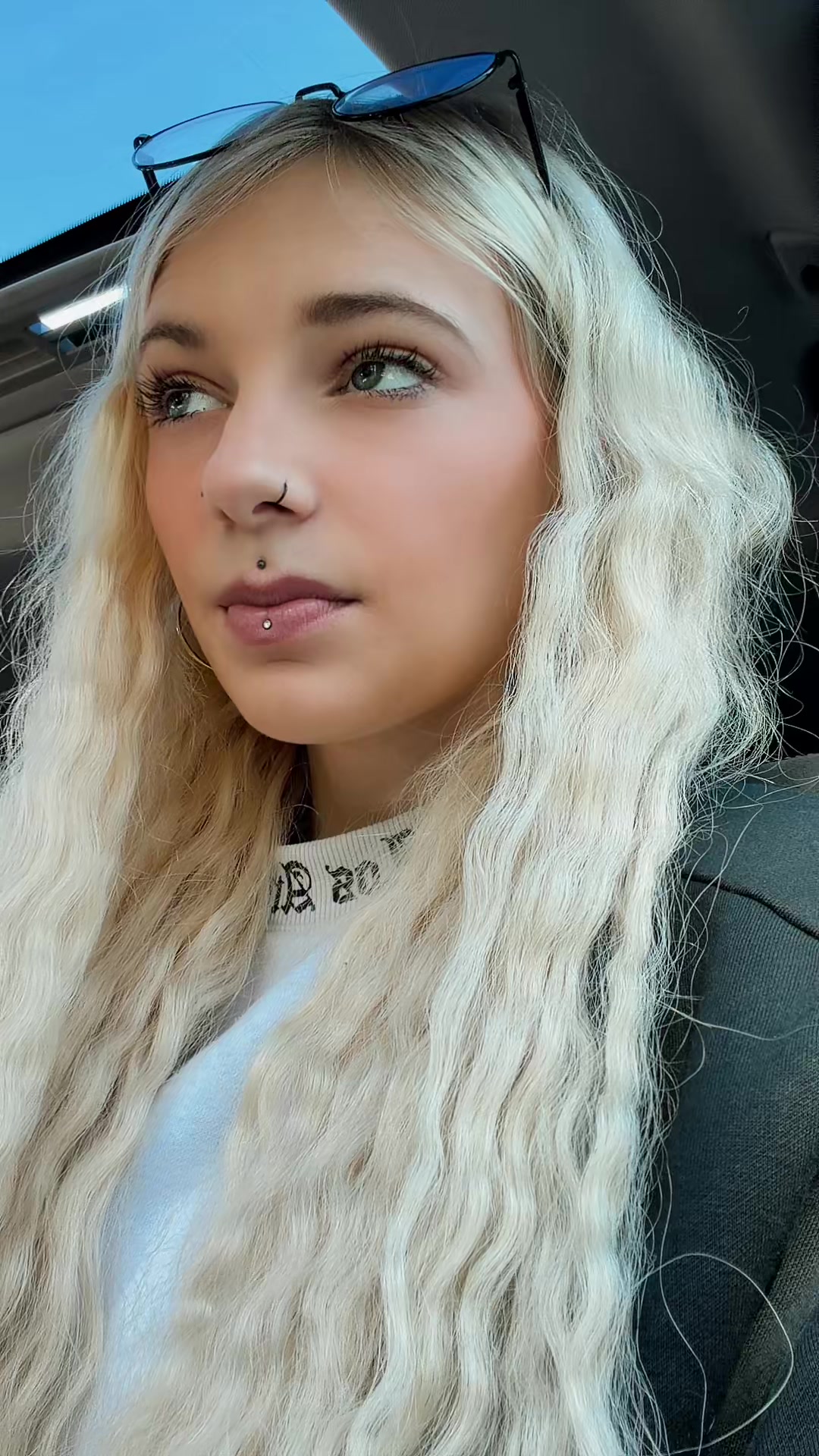 @🧿𝒩ℯℴ𝓃𝑔𝒾𝓇𝓁🧿