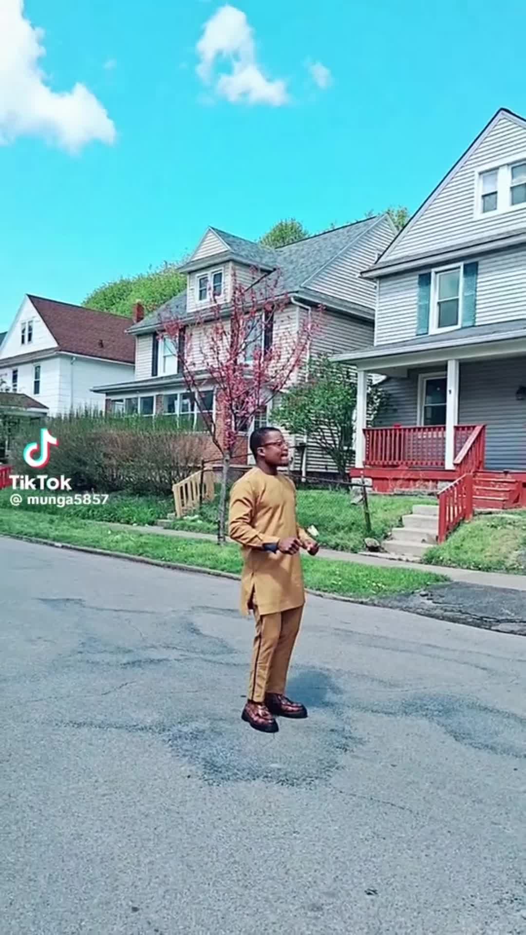 @Zura Mwasi azanga mbanda