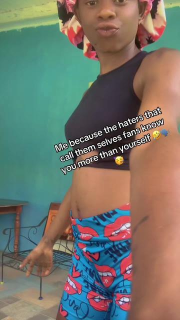 @ẞhøřt ẞlïmåźżź🧏🏾♀️😶