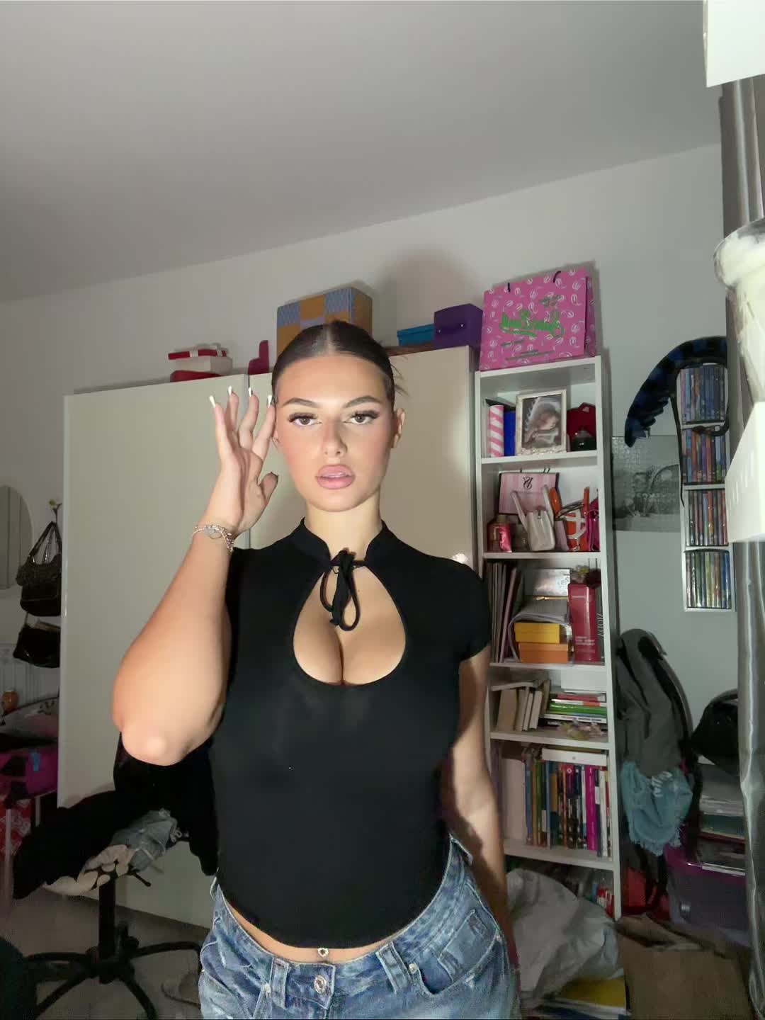 @سيمونا