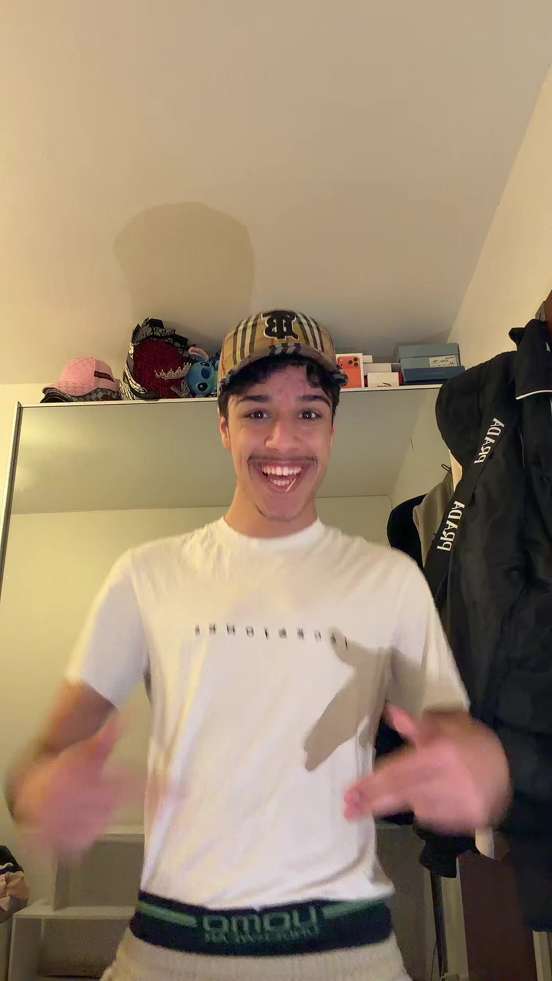@Hewadbroo