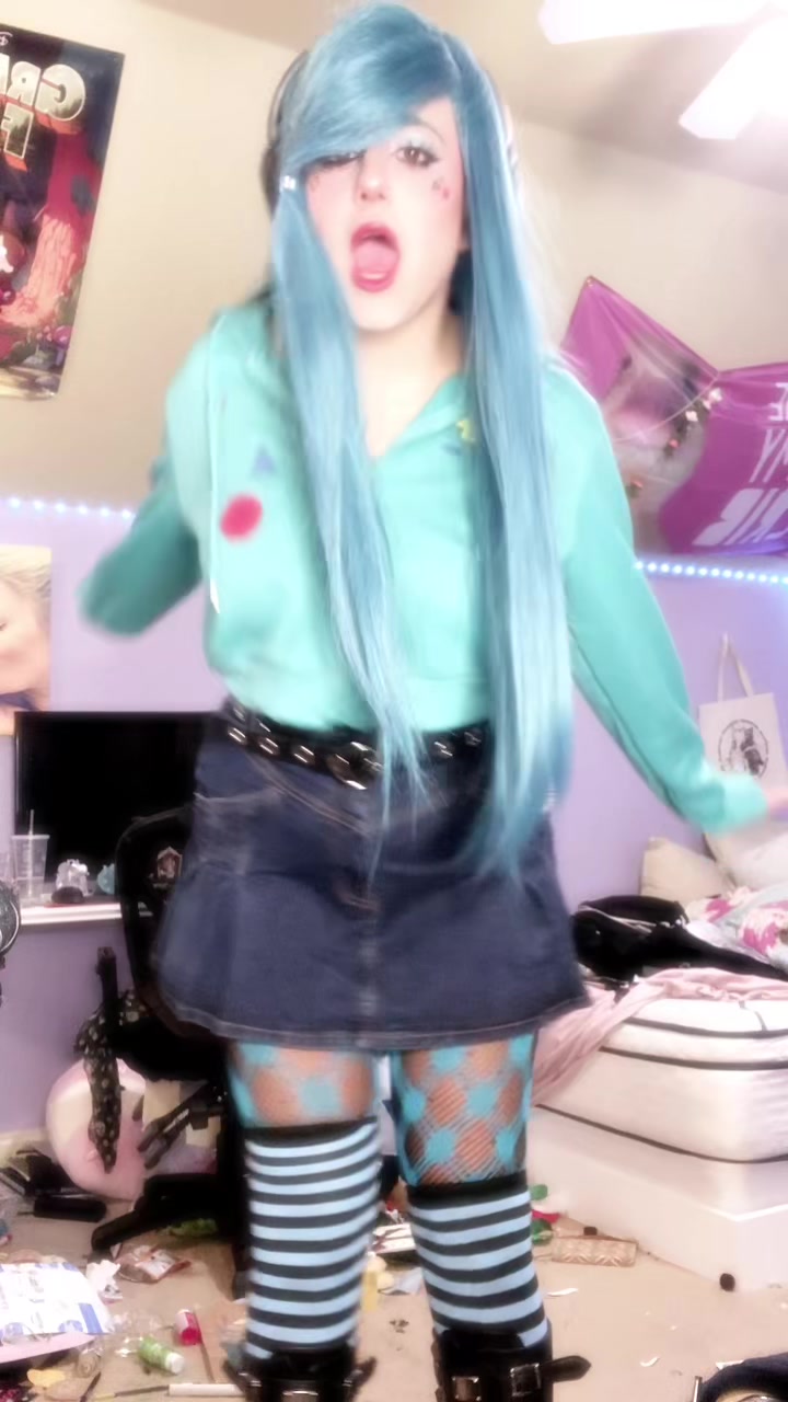 @queen_bzecos