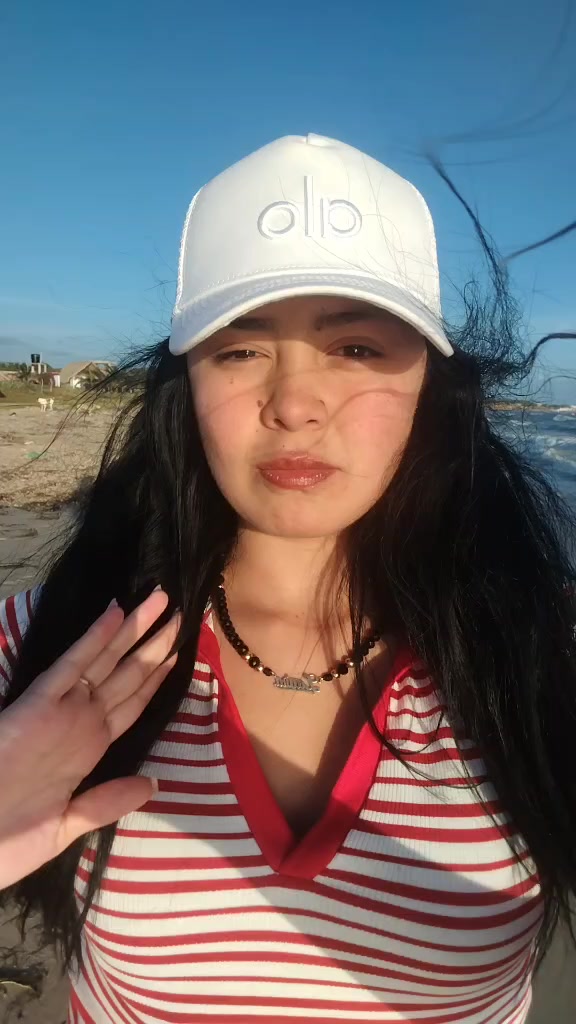 @laura