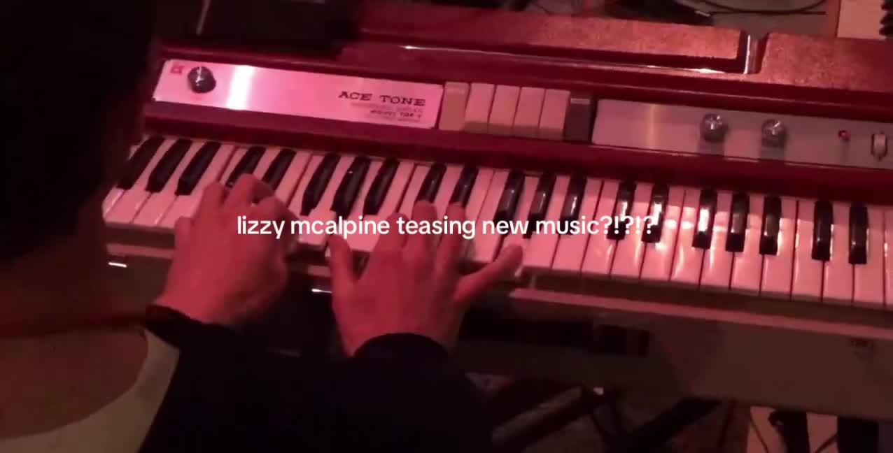 @lizzy mcalpine fan