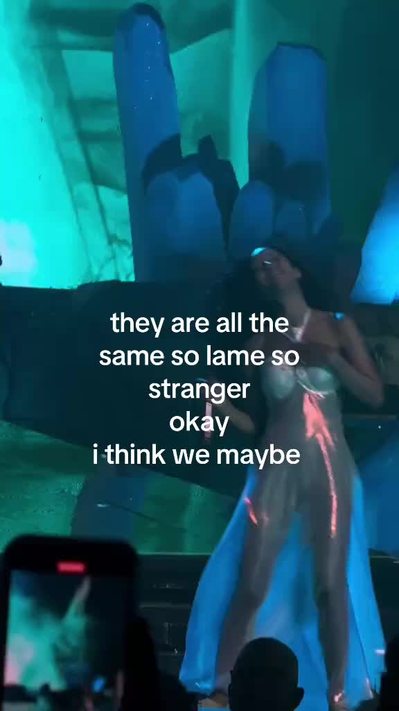 @⃟