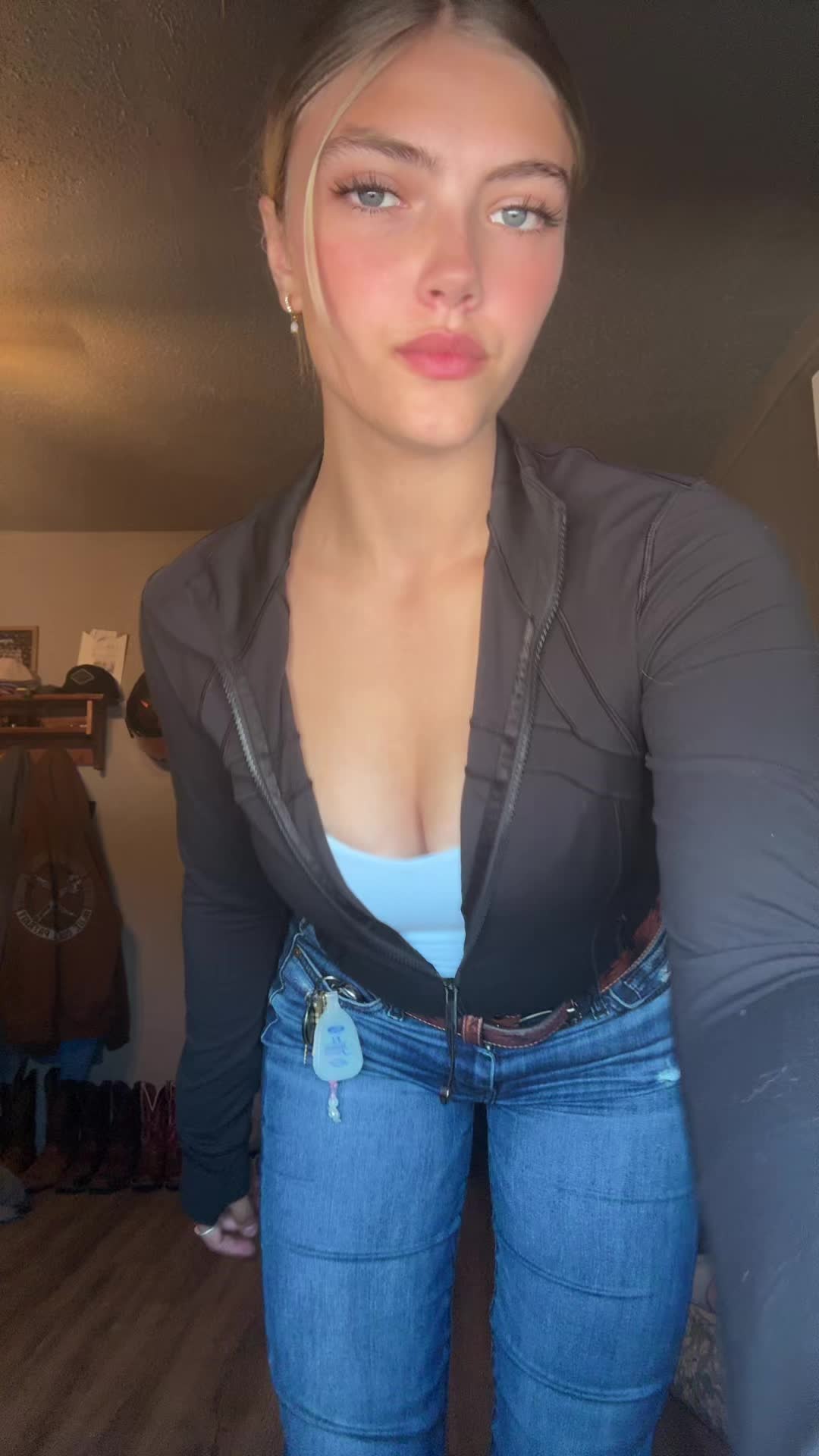 @Emmmygg1