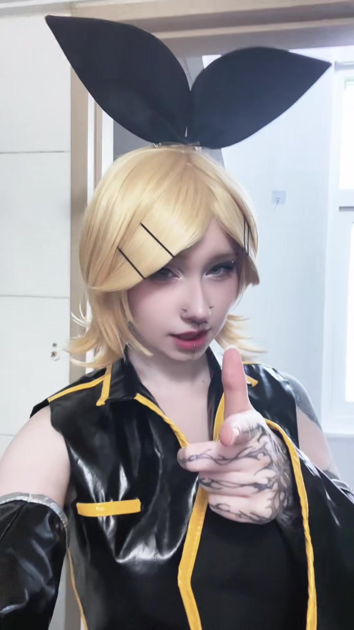 @kat 🐾