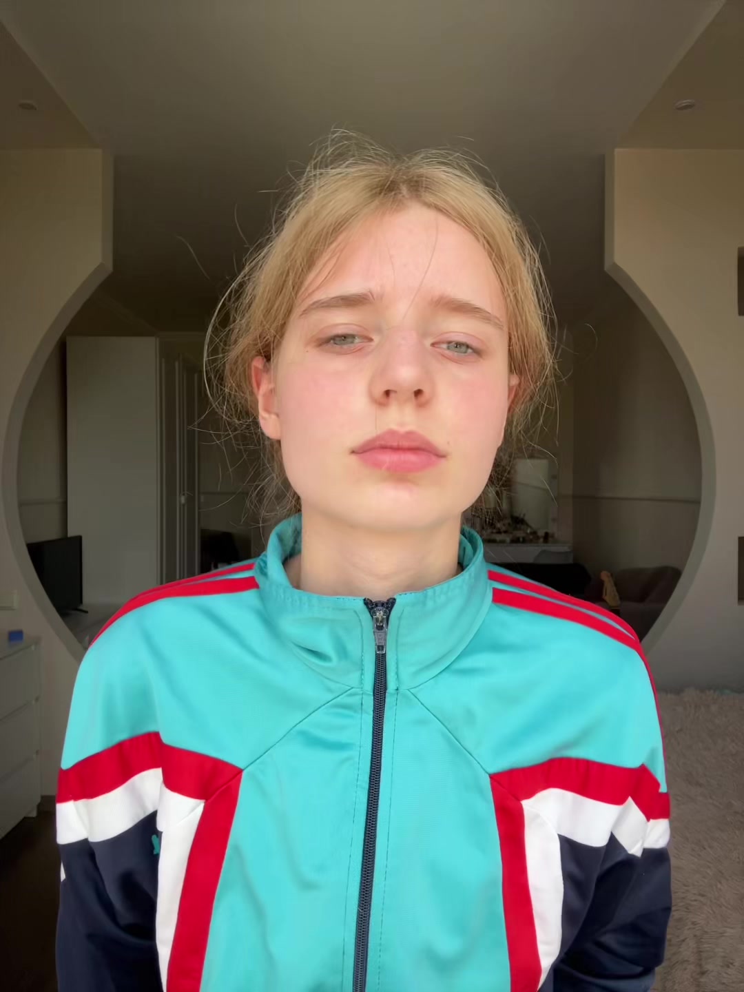 @алиса бледная
