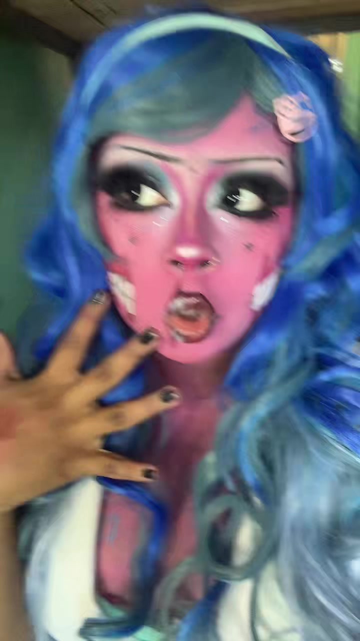 @𝓒𝓱𝓾𝓭𝓮𝓽𝓽𝓮 🤖