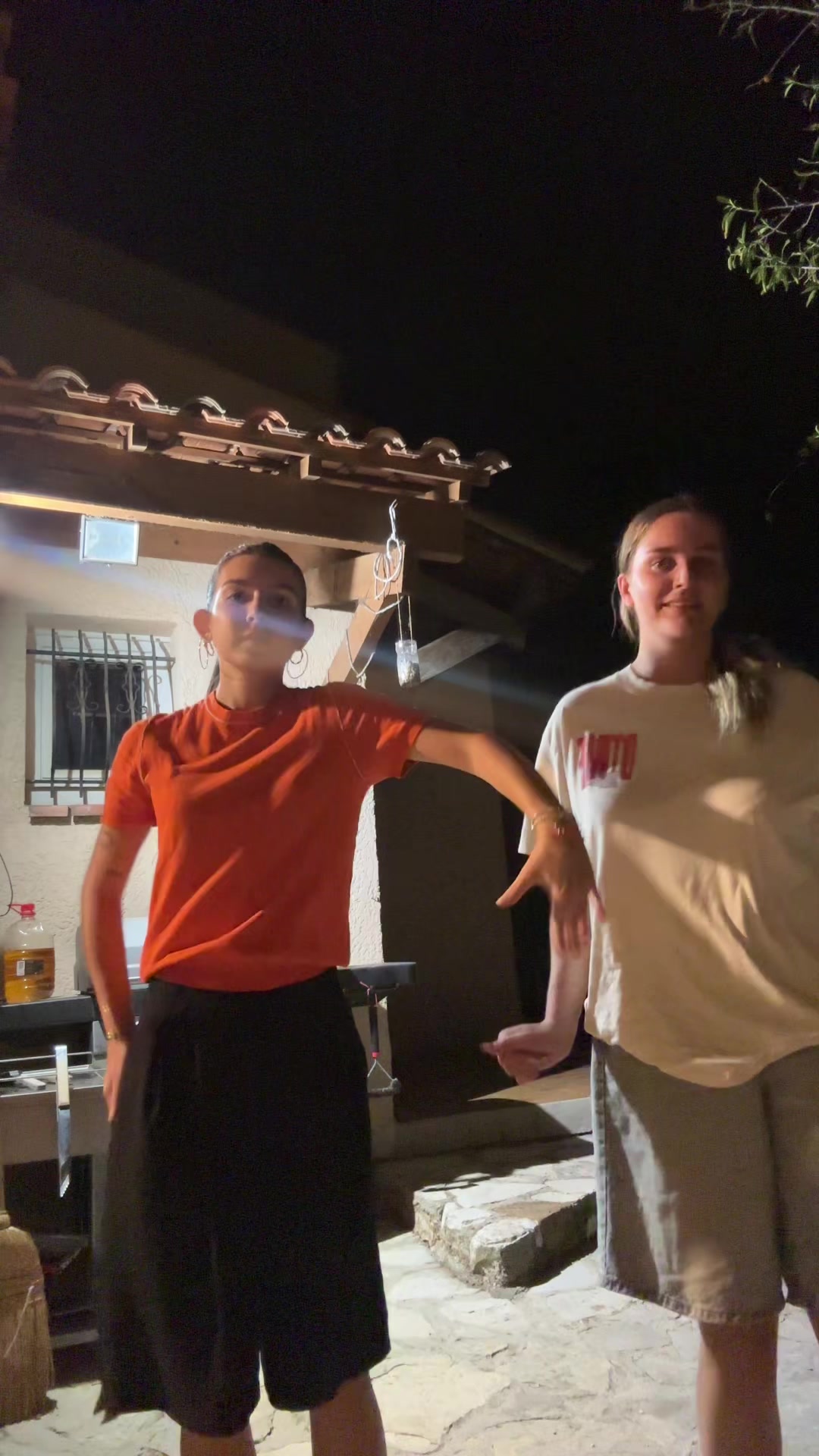 @lola.jul135