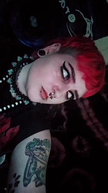 @Sar 🦇 🩸