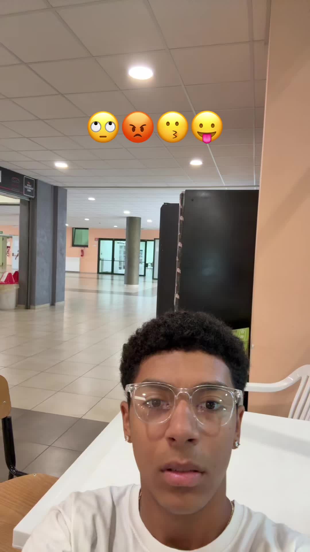 @️simone