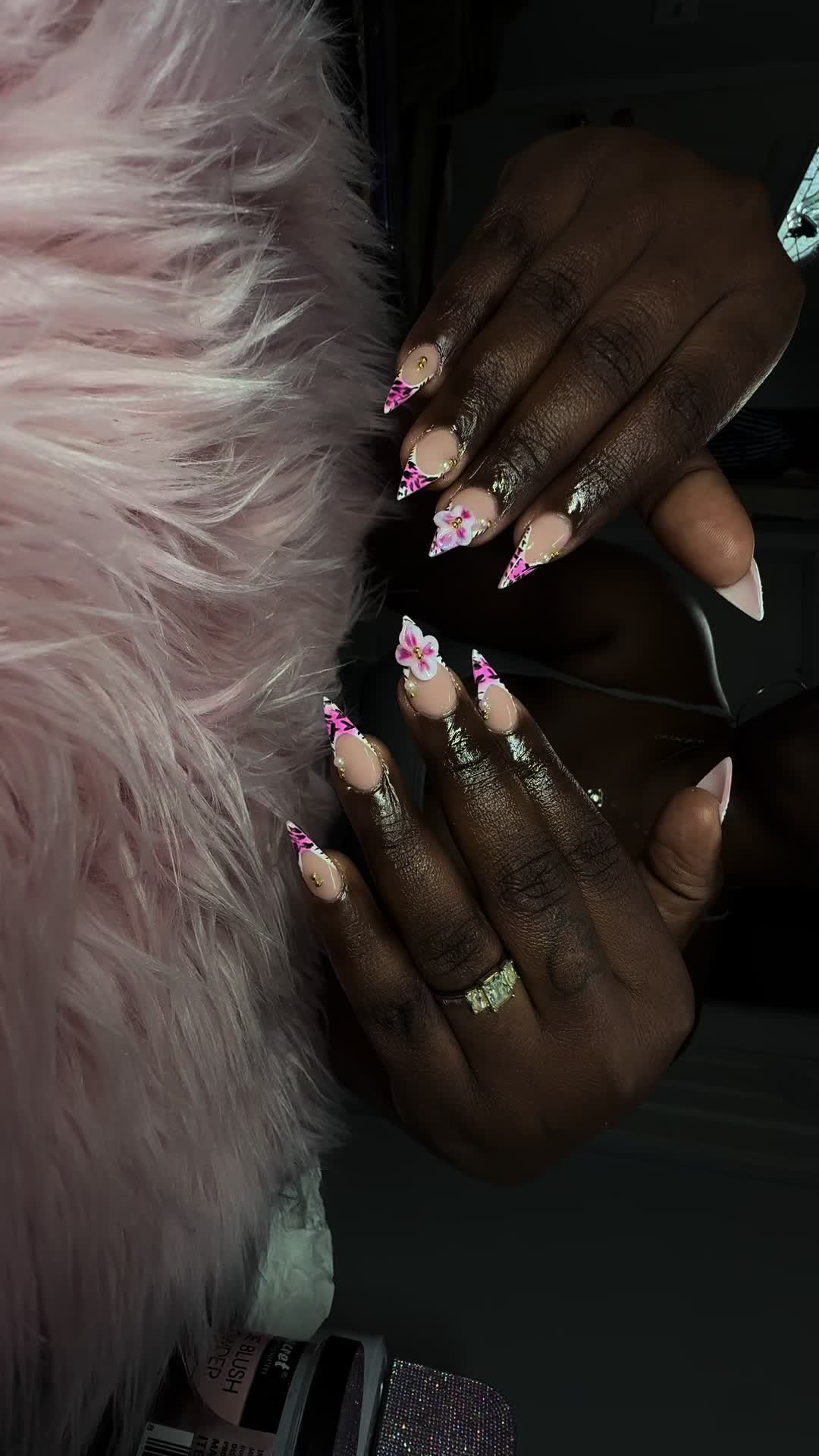 @niyanailscare