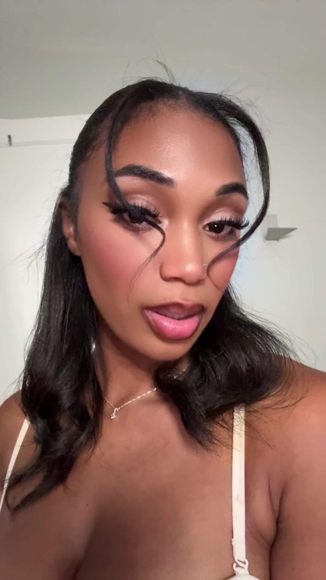 @TheRealGoldenbeautii